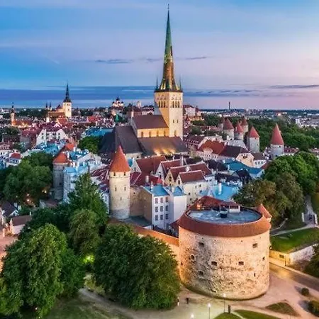 Harbor Walk & Historic Flat Apartment Tallinn