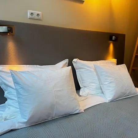 Harbor Walk & Historic Flat * Tallinn